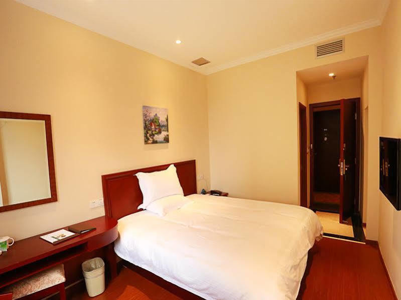 Greentree Inn Shanghai Huangxing Park Subway Station Express Hotel Extérieur photo